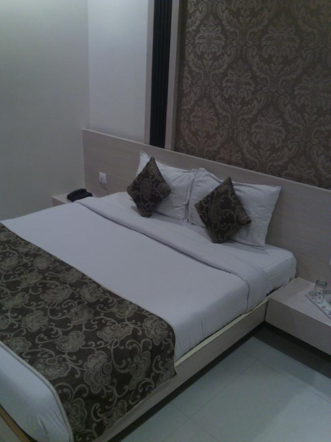 Celebration Hotel And Resort Rewa Buitenkant foto